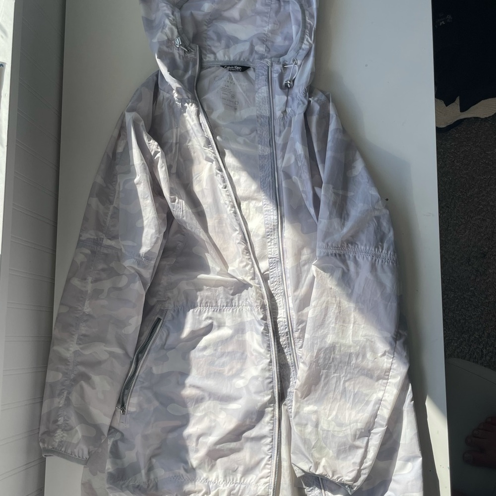 Calvin Klein white camo rain jacket in great condition